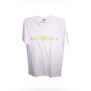 Wali V-neck Graphic T-shirt Featuring the Words "SELF LOVE" Size XL